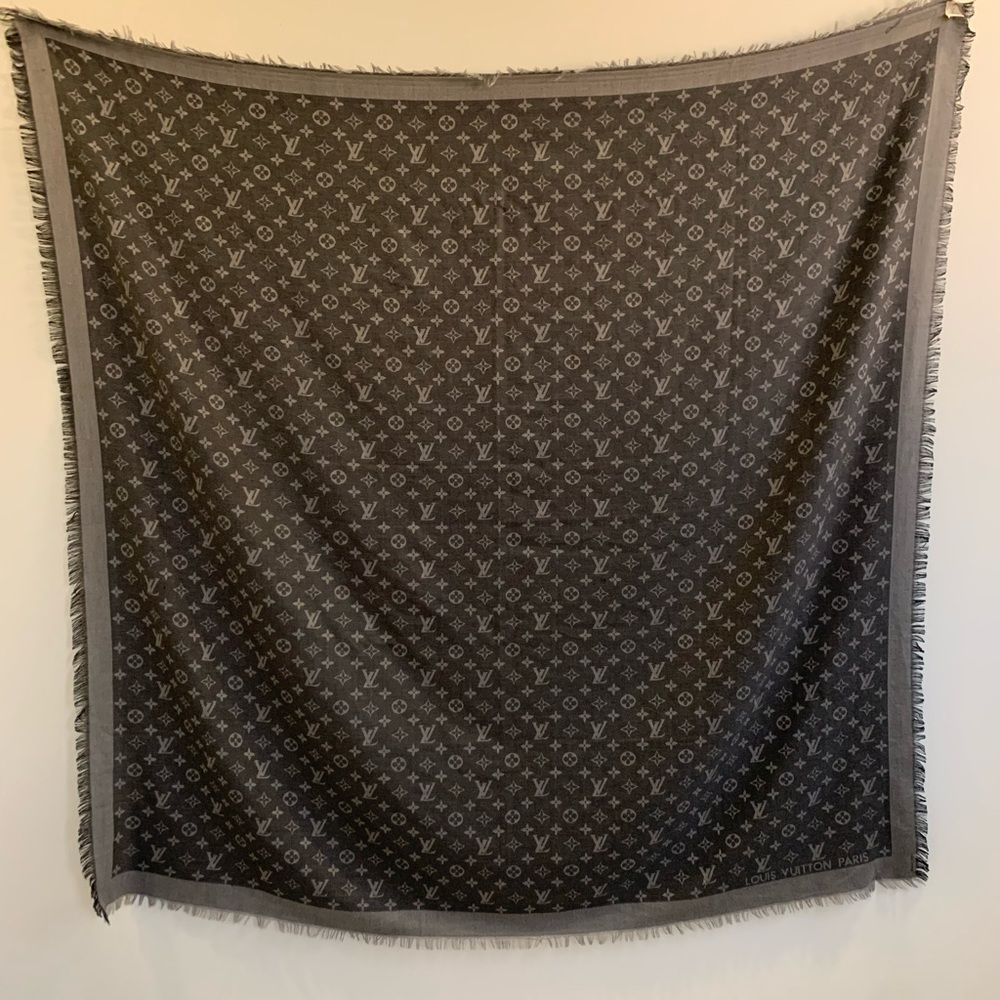 Big Louis Vuitton Scarf